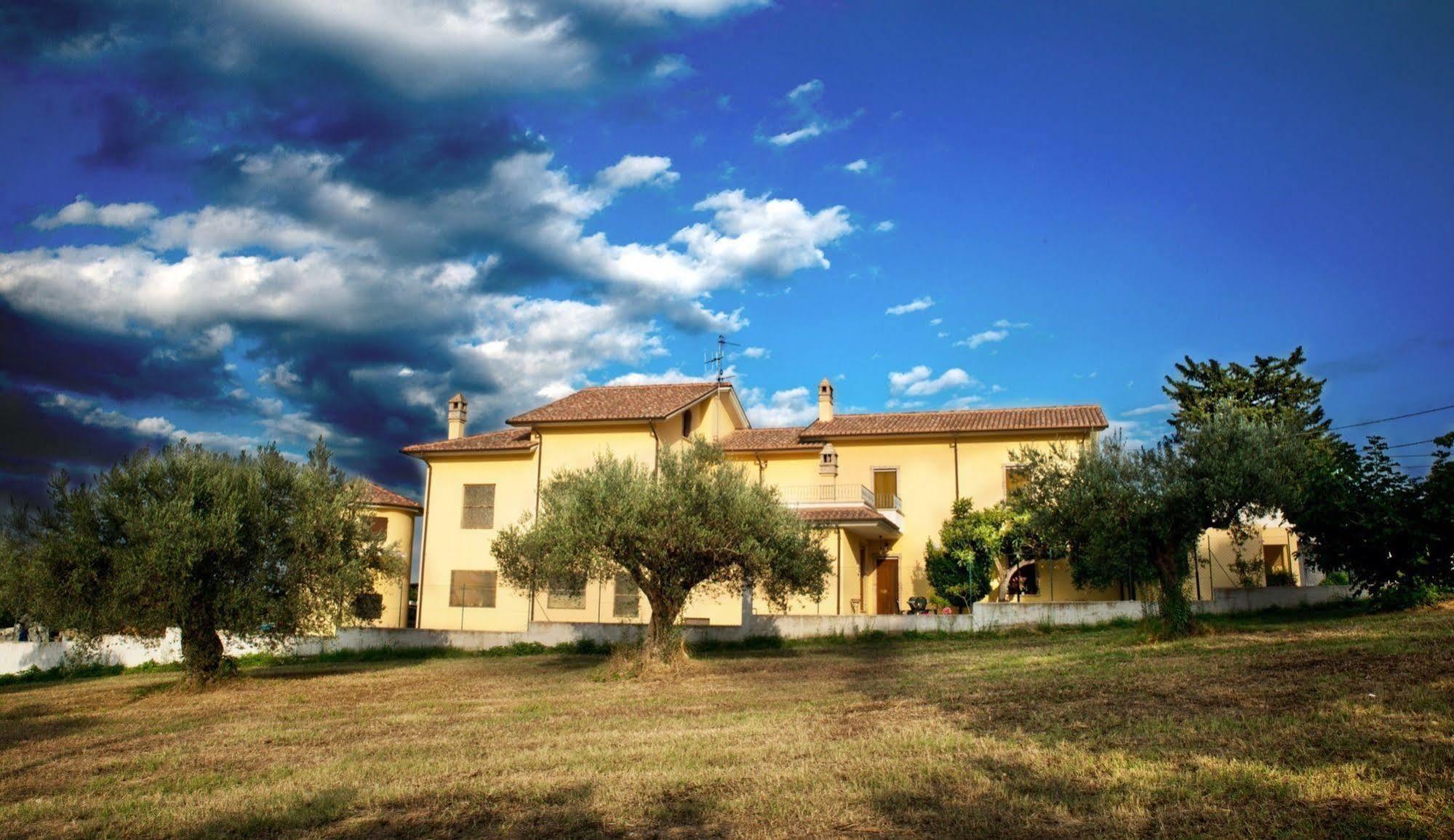 Agriturismo Il Casolare Di Nonno Mario Manoppello Exteriör bild