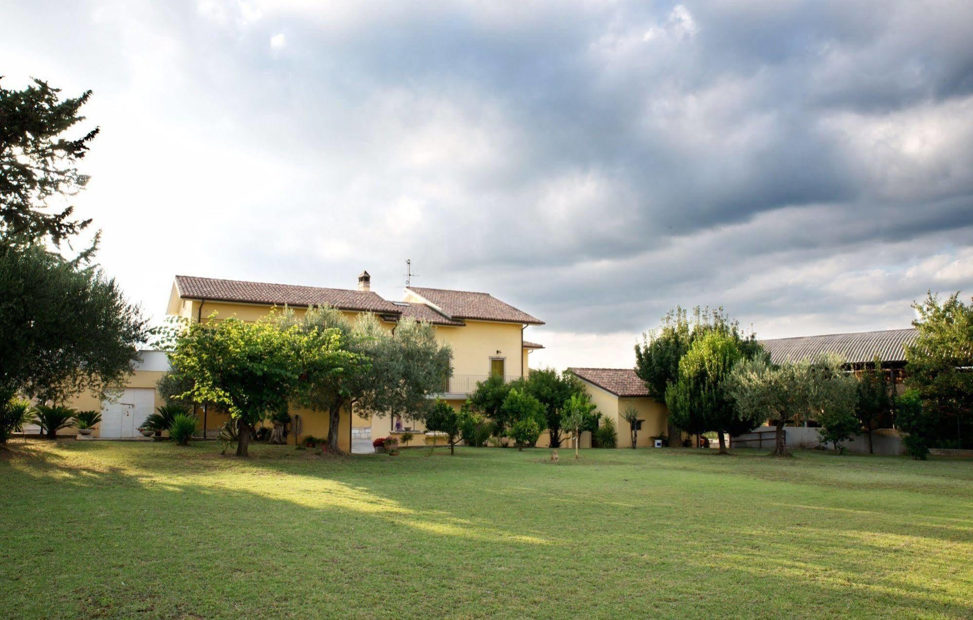 Agriturismo Il Casolare Di Nonno Mario Manoppello Exteriör bild